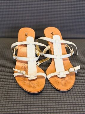Bakers White Leather T-Strap Sandals - Size